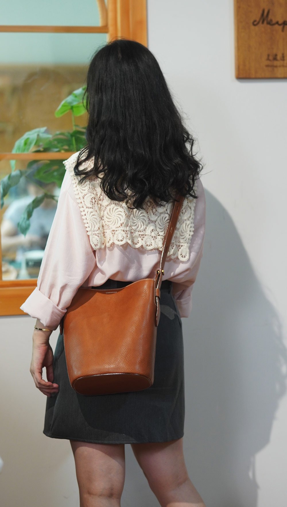 Plant-taned cowhide bucket bag